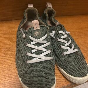 Roxy Green Women’s Sneakers with White Laces